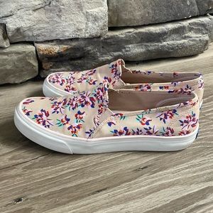 Keds floral sneaker/8.5